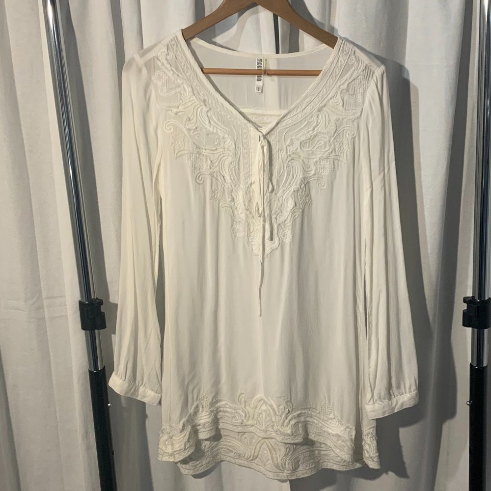 White Tunic embroidery long sleeve!